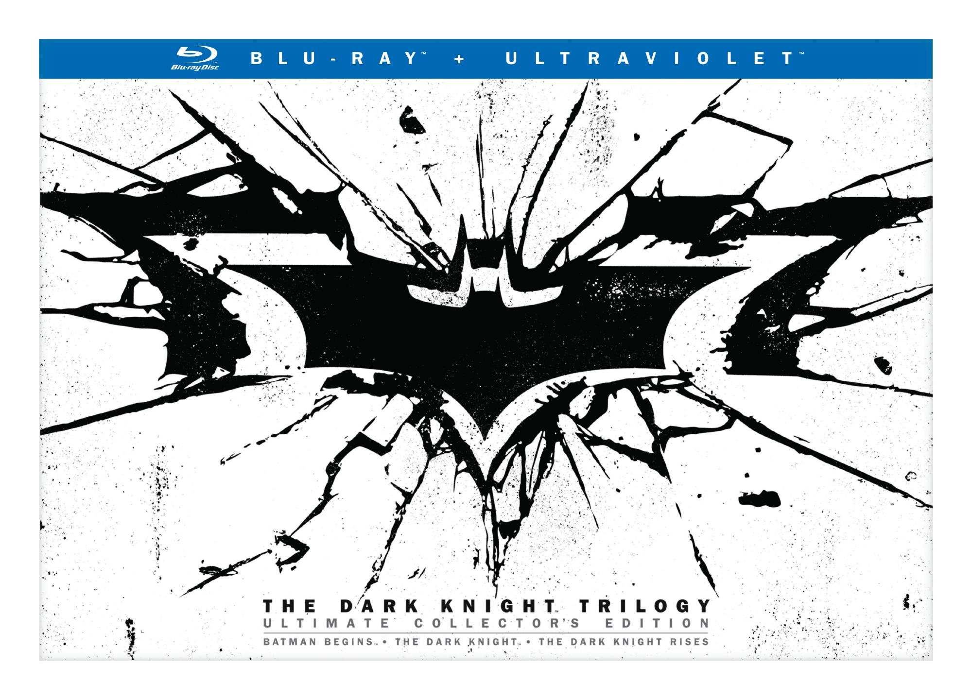 پکیج بلوری The Dark Knight Trilogy Ultimate Collector's Edition شامل سه فیلم بتمن کریستوفر نولان، ۳ ماشین فلزی Mattel Hot Wheels و کارت‌های Mondo