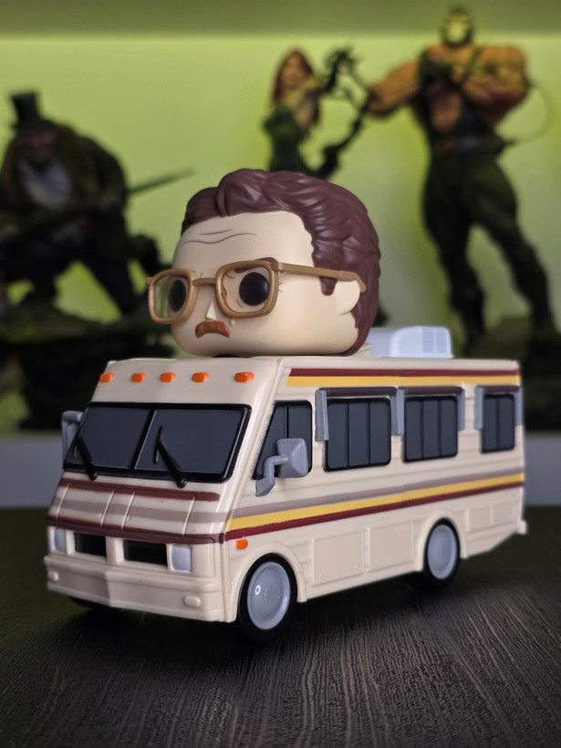 سوپرپاپ رایدز! بریکینگ بد والتر وایت با کمپر کریستال شیپ SUPER POP RIDES! BREAKING BAD Walt with the Crystal Ship 310
